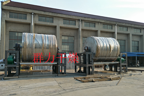 车间忙碌的一角